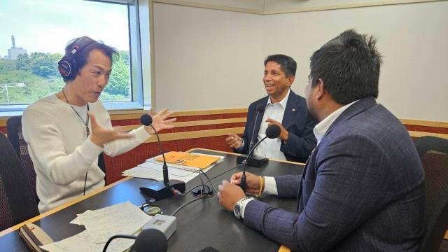 SLBCJ President & Vice President for Chiba Prefecture Attended Tokyo FM Radio Station.